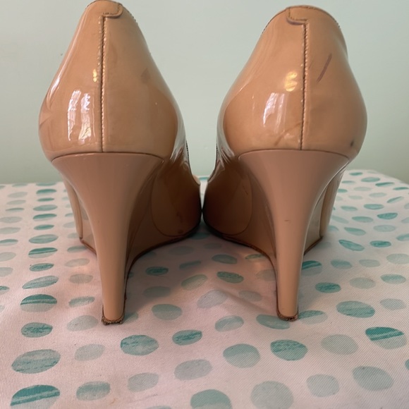 ***NEED GONE ASAP***Jimmy Choo patent leather peep toe wedges size 39 - Picture 7 of 10